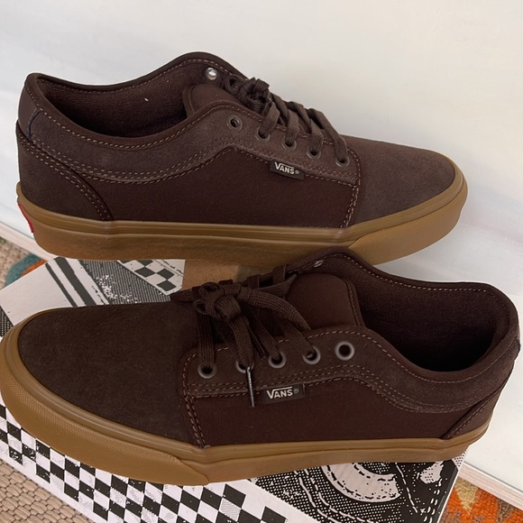 Vans WMNS Skate Chukka Low
Dark Brown/Gum
VN0A4BX4BF3
Sneakers - Picture 11 of 16